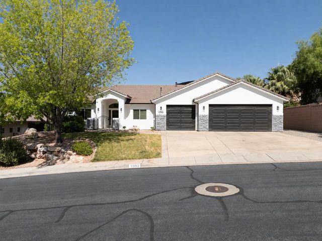 1993 N Artesia Dr, St George