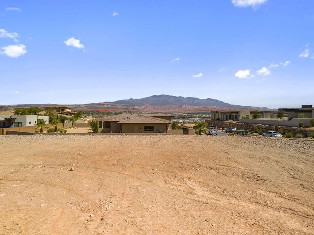 Shale Dr 1715, St George