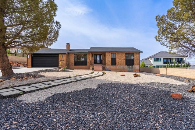 1002 E Crooked Creek Dr, Washington