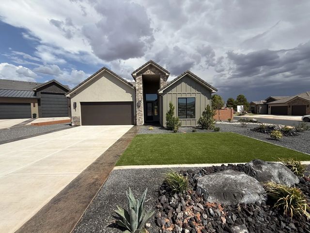 565 S Harmony Cir, Ivins