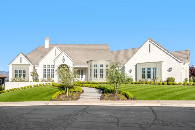 2215 N Lone Rock Dr, St George