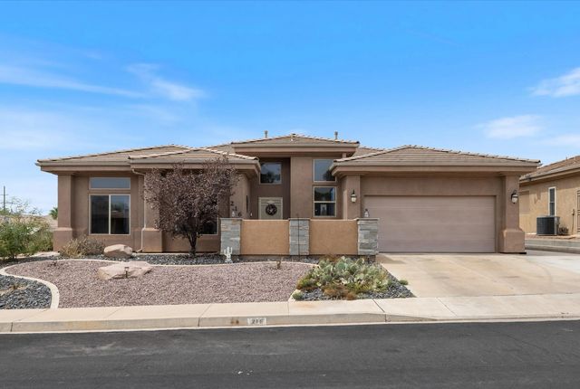 216 S 2490 St E, St George
