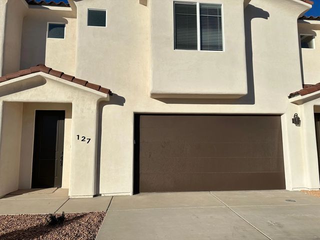 127 N 2480 W, Hurricane