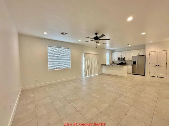 2475 W 250 N, Hurricane