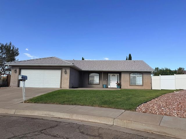 749 Apple Cir, Washington