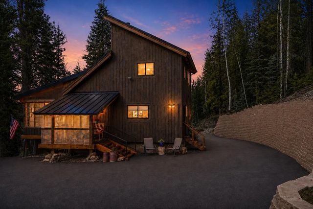 2060/ 2080 E Strawberry Point Rd, Duck Creek