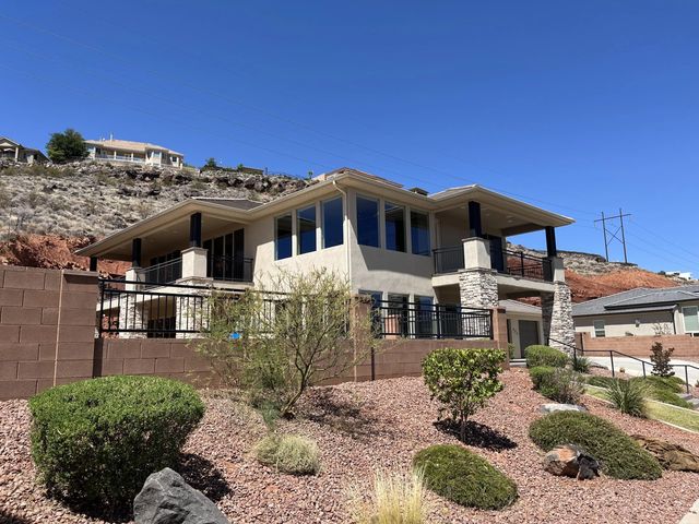 232 S Acantilado Cir, St George