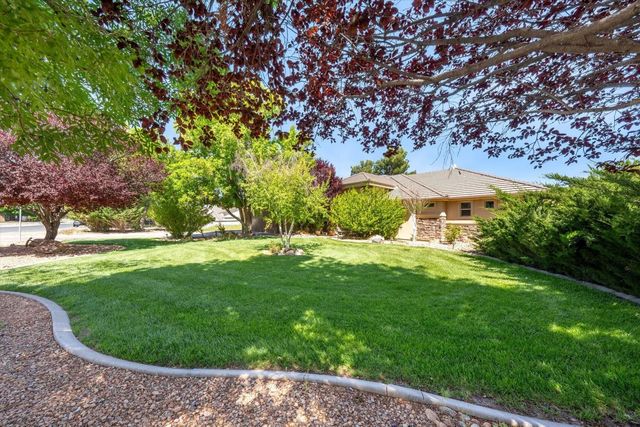 1112 W Sapphire Dr, St George