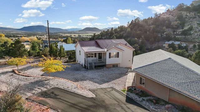 328 E Hillcrest Cir, Central