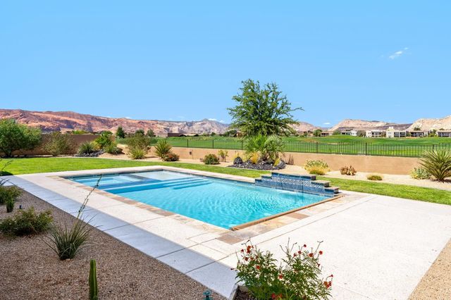 1476 W Canyon Tree Dr, St George