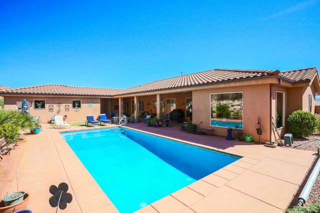 2317 Greystone Dr, St George