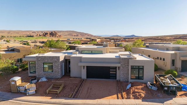 3172 Red Sands Way, Hurricane