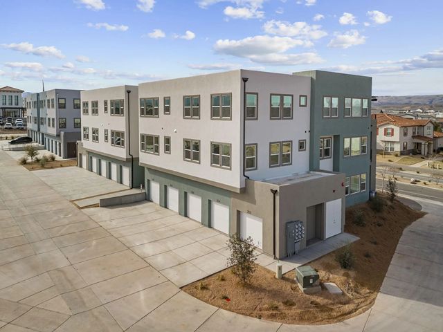 5599 S Carnelian Parkway #208, St George