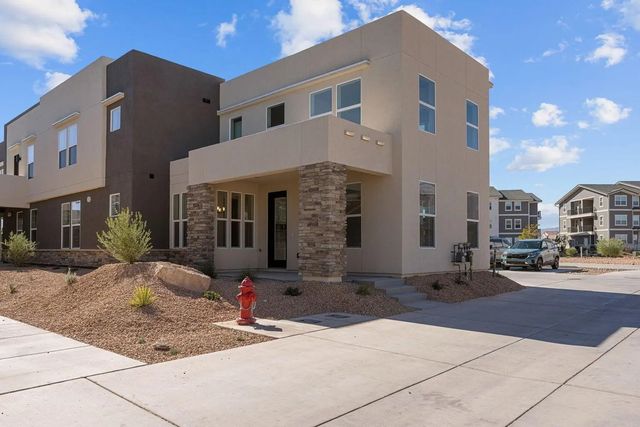 523 W Olive Ln, St George
