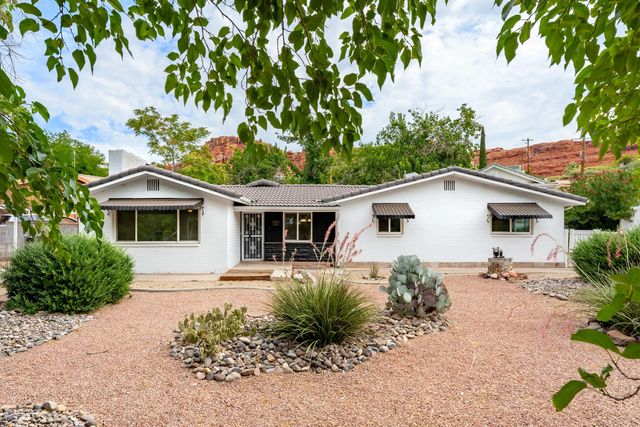 288 Diagonal St, St George
