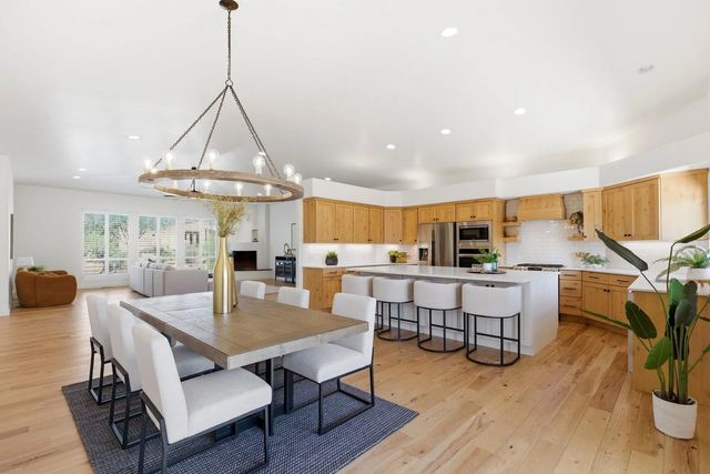30 Bedrock Cir, Santa Clara