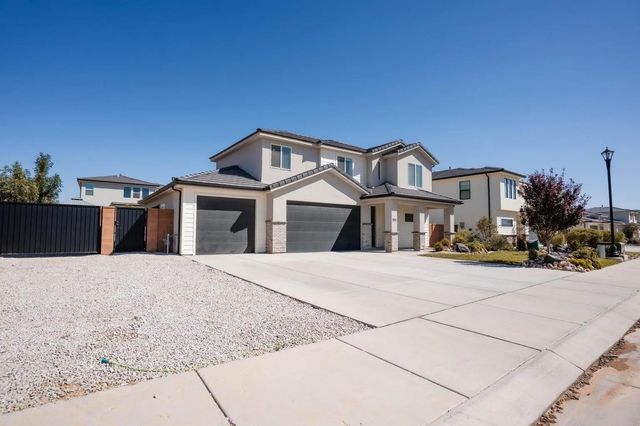 1911 E Yant Flat Dr, St George