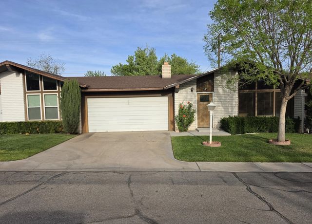 575 S Main St 17, St George