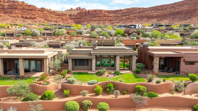 2139 W Cougar Rock Cir #145, St George