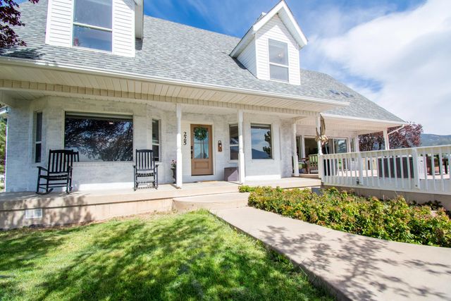 225 E Center St, New Harmony