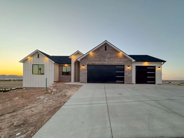 3256 W Kingsbury Dr, Cedar City
