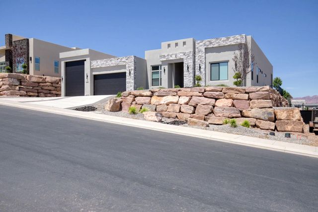 490 S Appian Way, St George