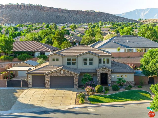 2223 E Coyote Springs Dr, St George