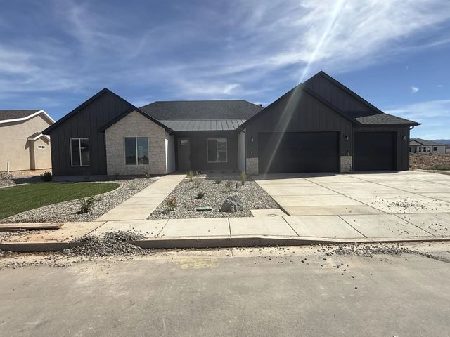 3821 W 975 N, Cedar City
