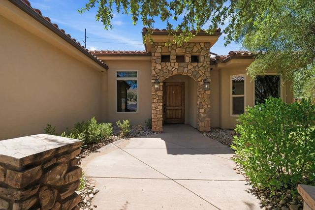 2100 S Camino Real, Washington