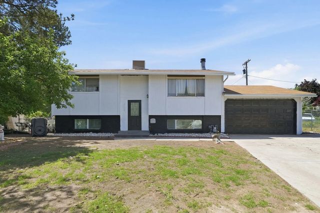 4468 S Red Blossom Cir, West Valley City