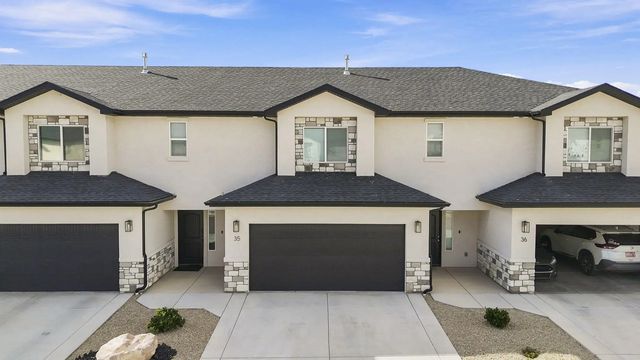 668 E Fiddlers Cove Dr #35, Cedar City