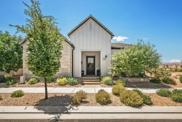 5588 S Agave Peak Ln, St George