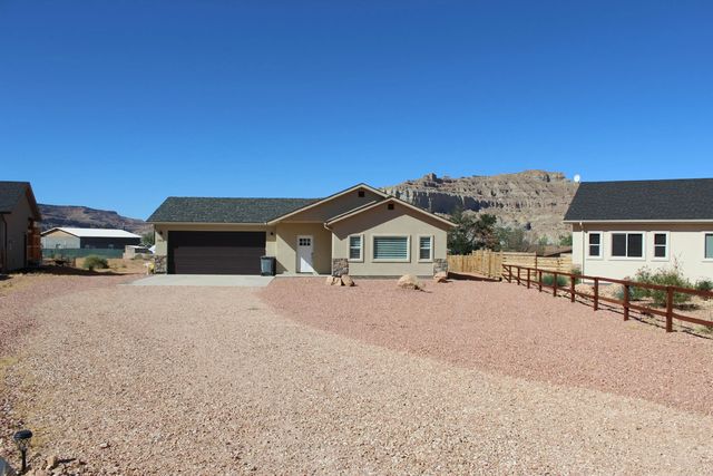 1015 E Canyon Dr, Big Water