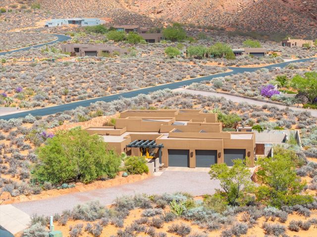 986 N Paiute Dr, Ivins