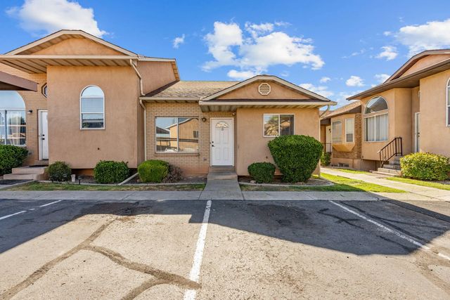 1050 E 500 S 19, St George
