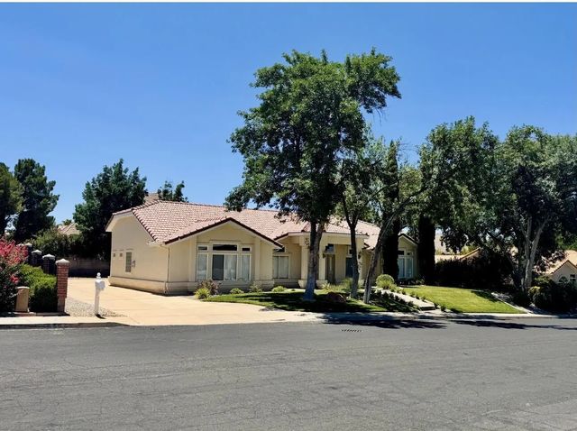 1522 E Boulder Springs Rd, St George