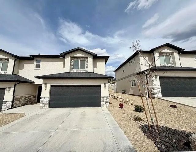 668 E Fiddlers Cove Dr 8, Cedar City