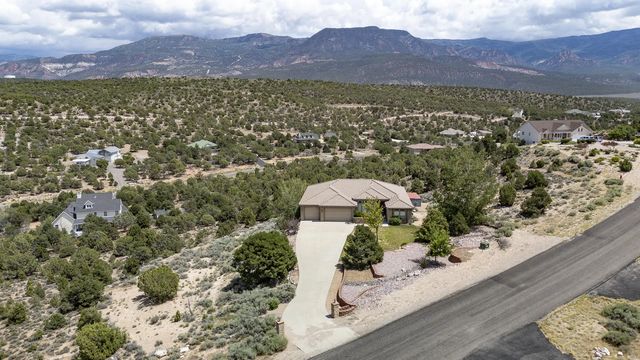 1387 S Hillcrest Dr, Cedar City