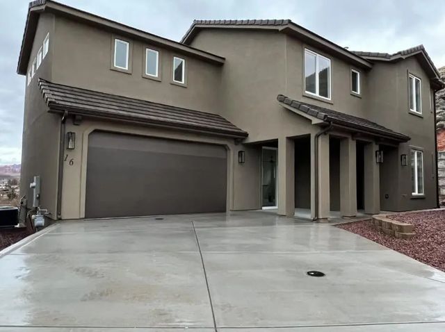 438 N Stone Mountain Dr 16, St George