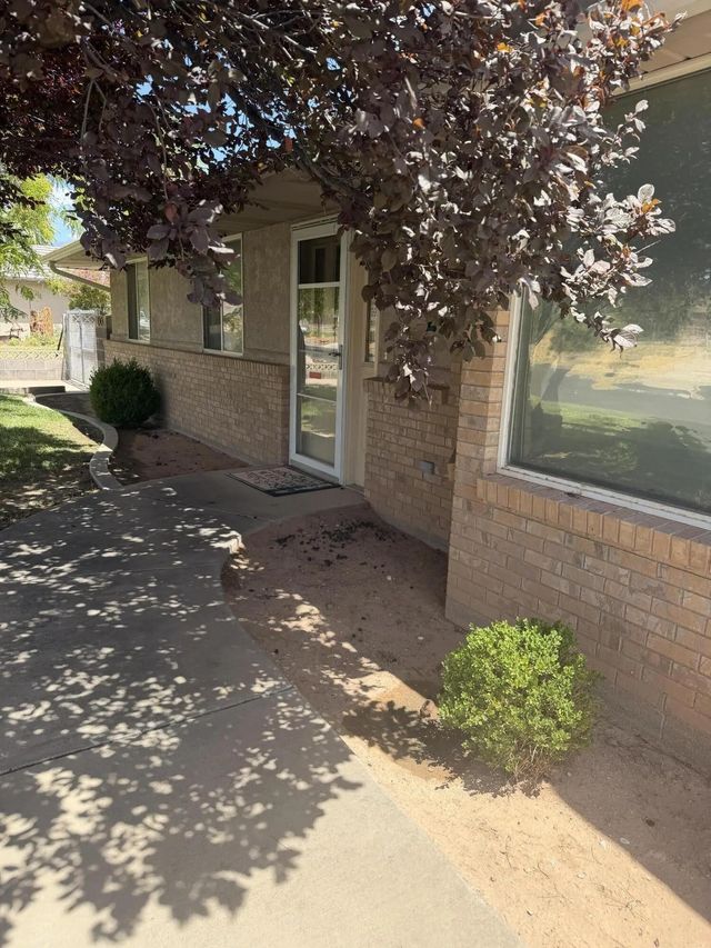 632 N 2200 E, St George