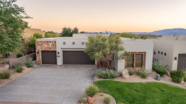1747 W Red Cloud Dr, St George