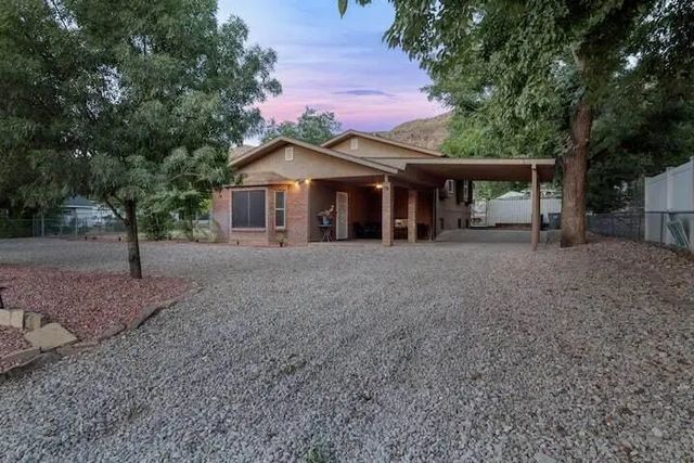 65 S Main St, La Verkin