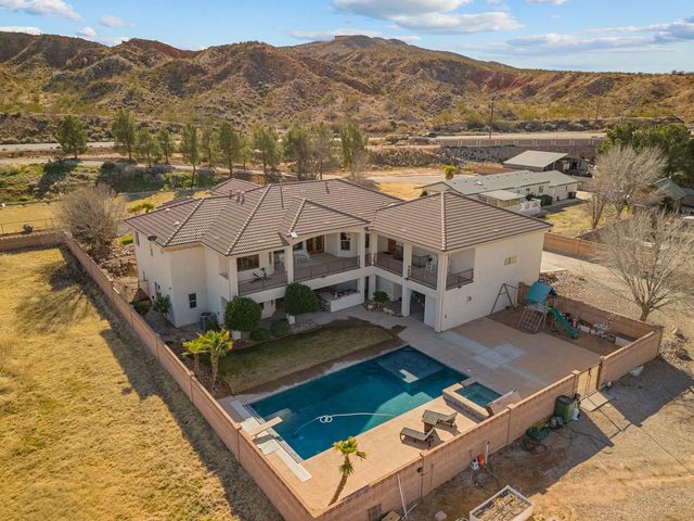 2911 E Washington Dam Rd, Washington