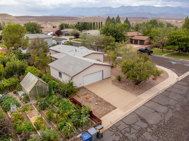 395 W Pear Ln, La Verkin