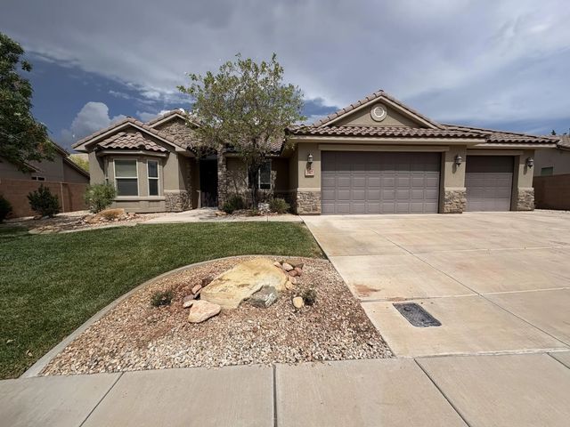347 E Munich Dr, St George