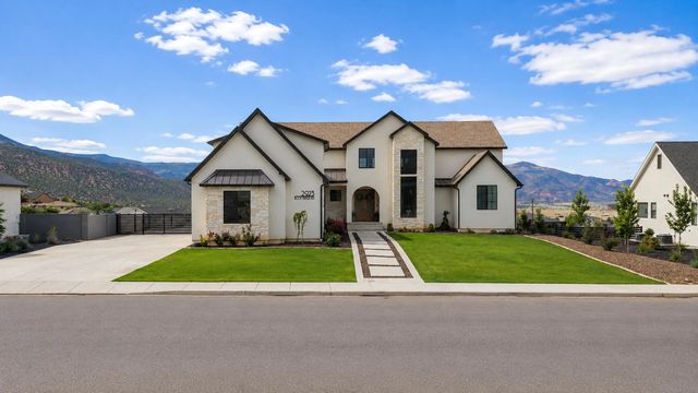 2923 W Rock Ridge Rd, Cedar City