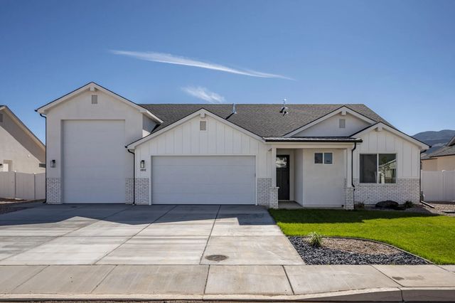 4992 N 75 E, Enoch