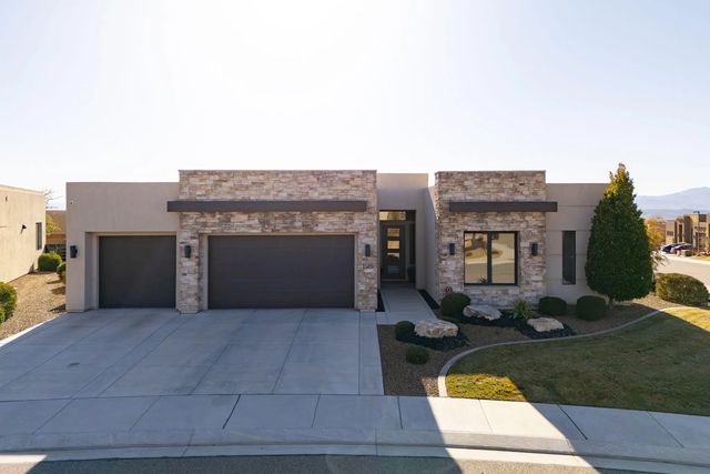 1525 W Pocket Mesa Dr, St George