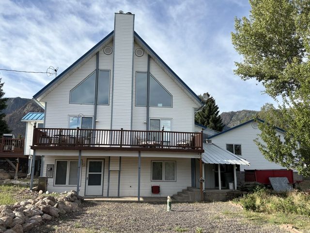 881 E Mountain View Dr, Pine Valley