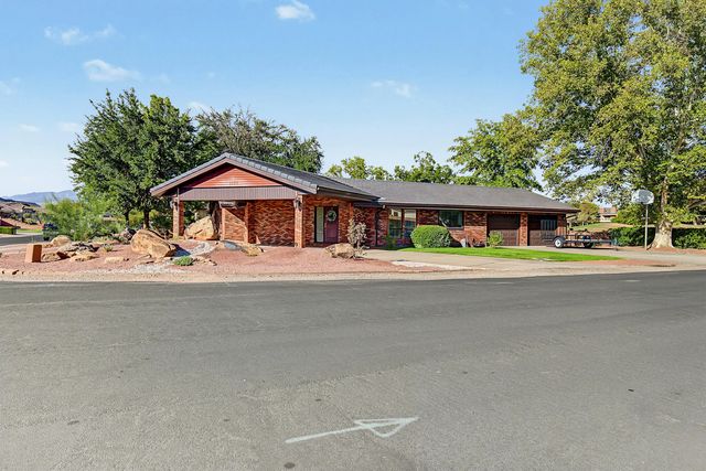 1137 W Goldenrod Cir, St George